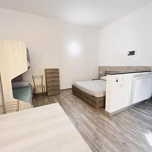 Appartamento Monolocale Con Posto Auto, Levanto